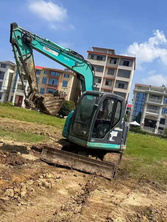 Buy Kobelco SK70 Used Excavator / 1