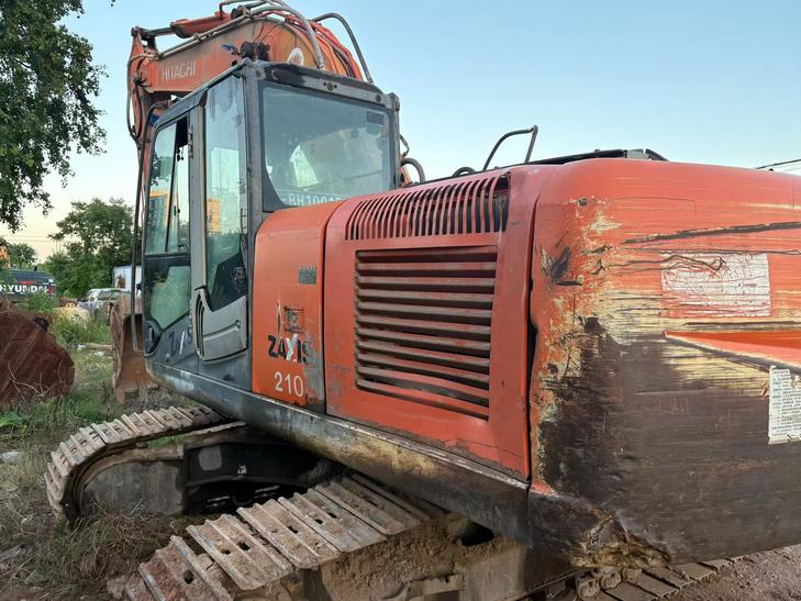 Buy Hitachi EX200-3 Used Excavator / 1