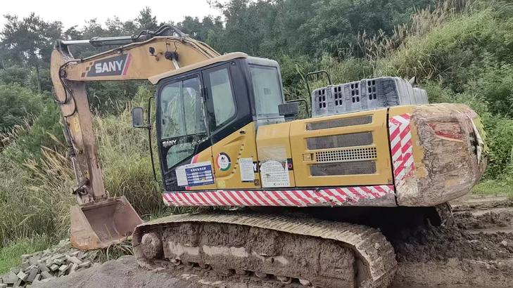 Buy Sany SY215C Used Excavator / 1