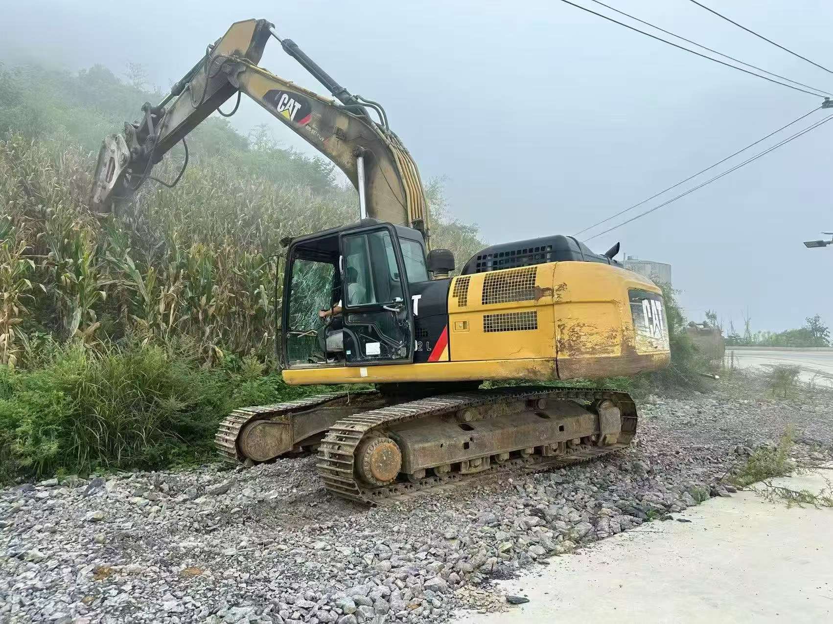 Buy Caterpillar 326DL Used Excavator / 3