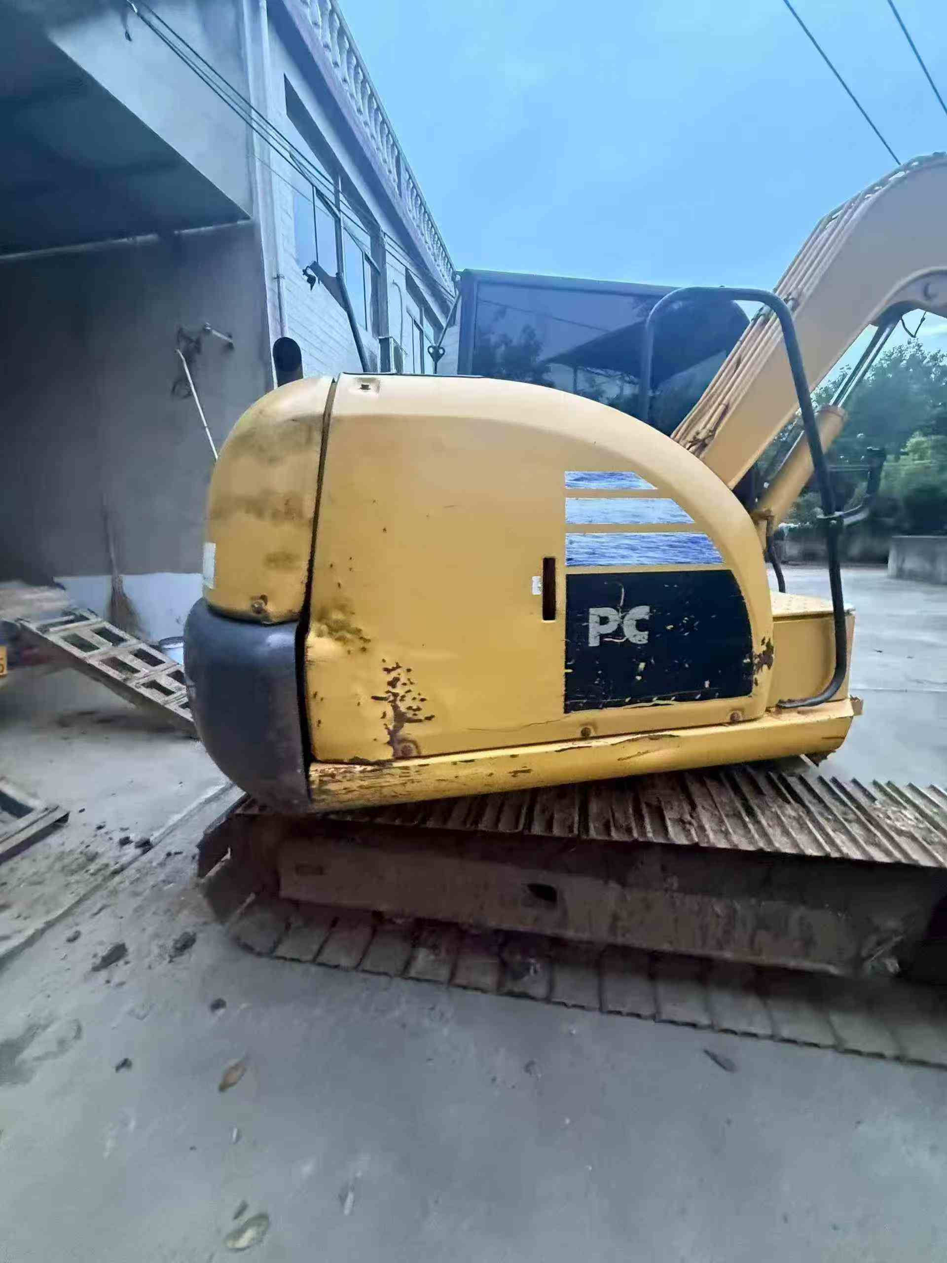 Buy Komatsu PC60-8 Used Excavator / 5
