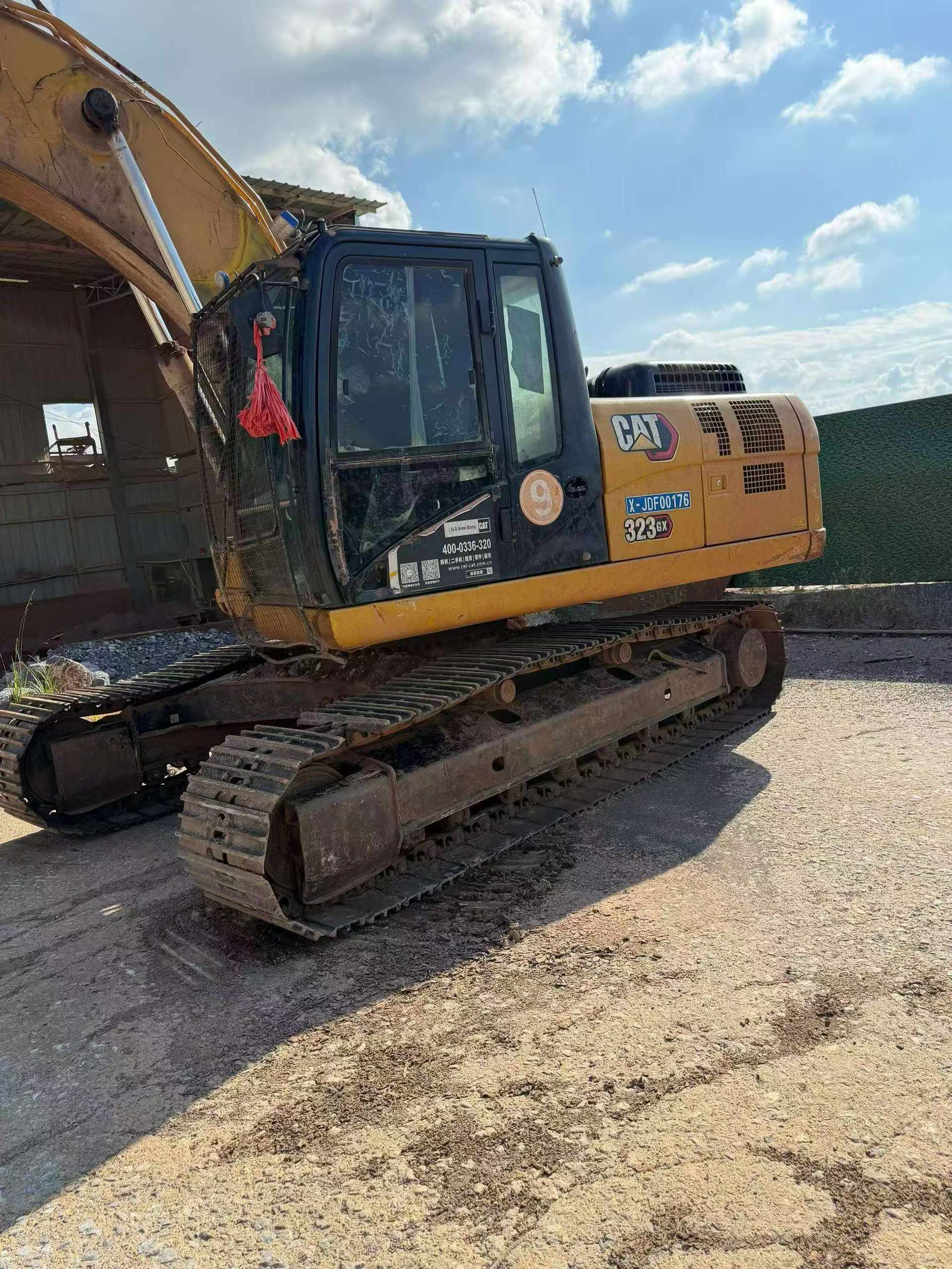 Buy Caterpillar 323 Used Excavator / 3