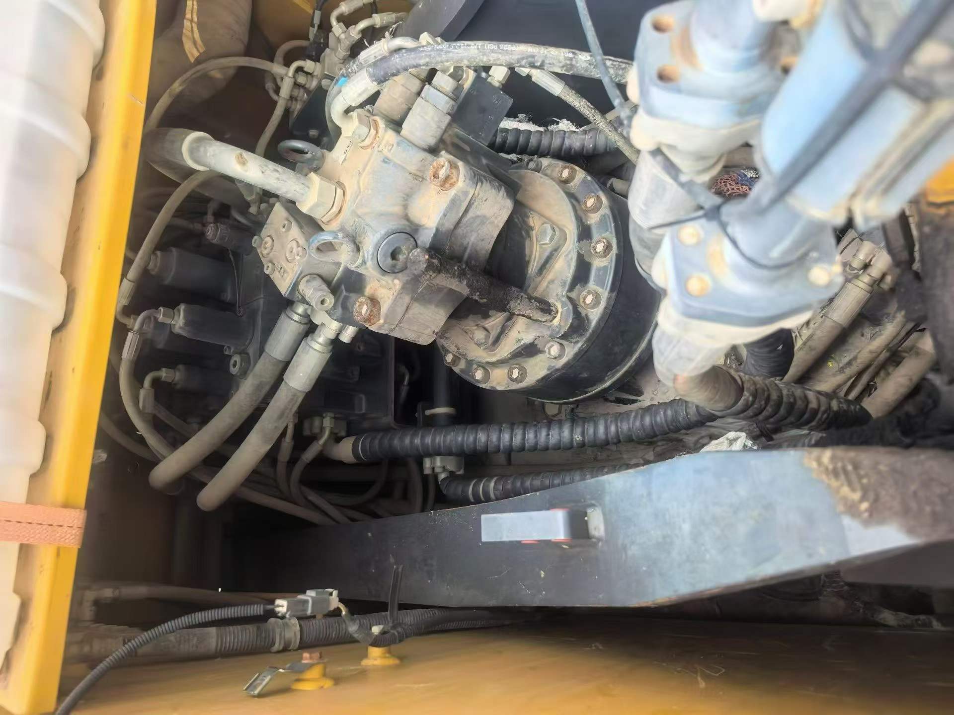 Buy XCMG XE215 Used Excavator / 6