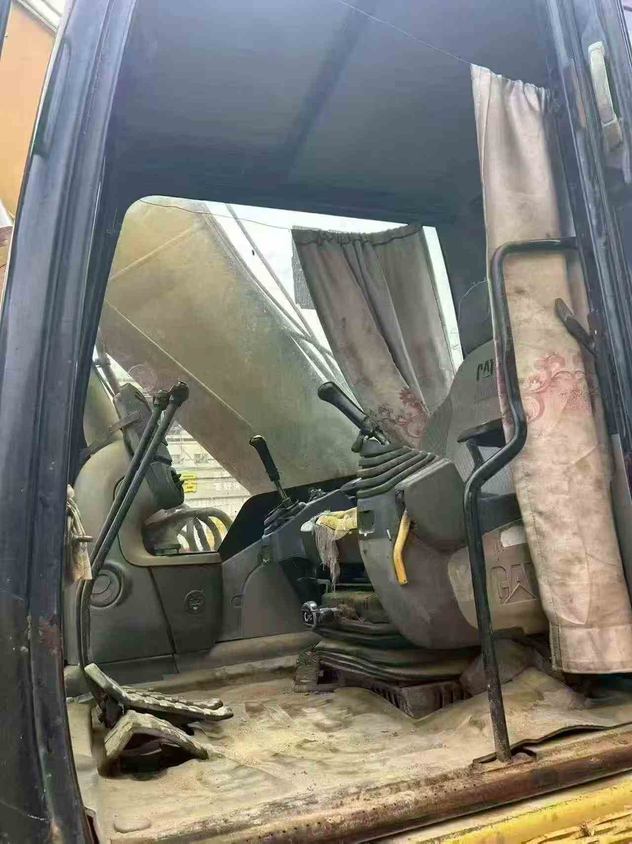 Buy Caterpillar 320D Used Excavator / 5