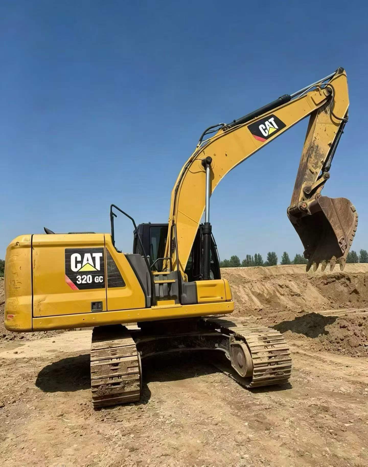 Buy Caterpillar 320GC Used Excavator / 4