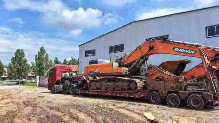 Buy Doosan DH420 Used Excavator / 1