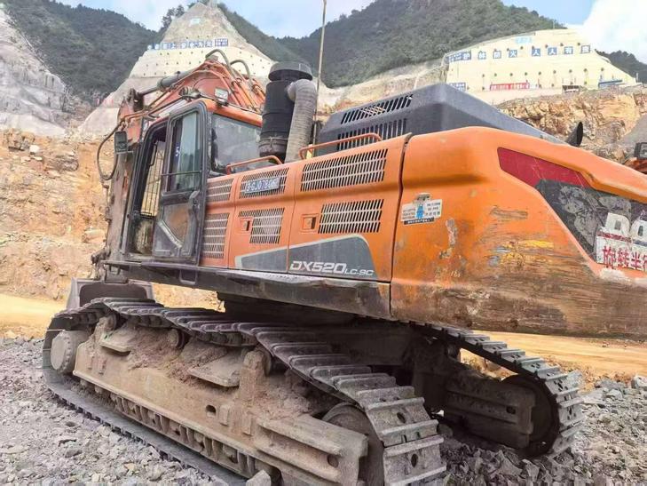 Buy Doosan DX520LC Used Excavator / 1