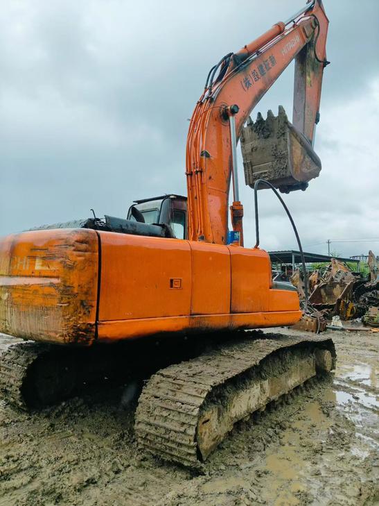 Buy Hitachi EX200 Used Excavator / 1