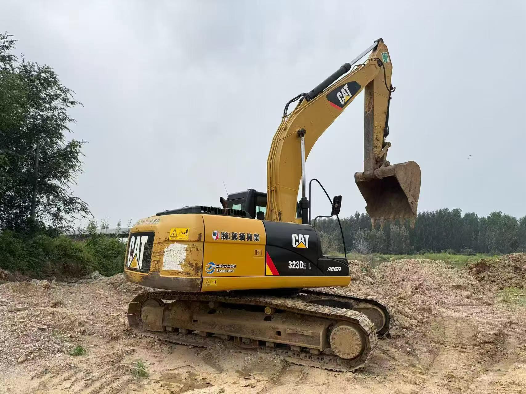 Buy Caterpillar 323 Used Excavator / 4