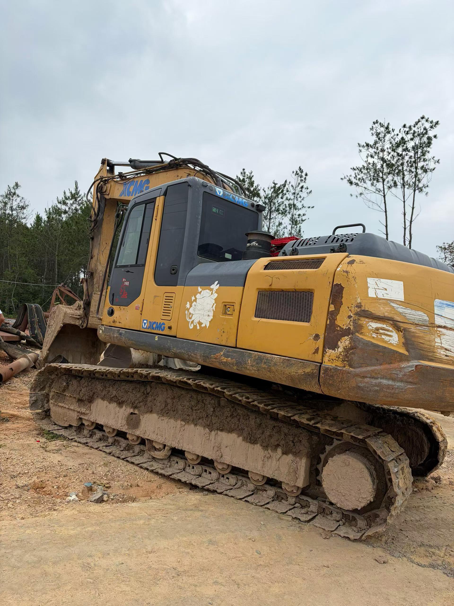 Buy XCMG XE215 Used Excavator / 2