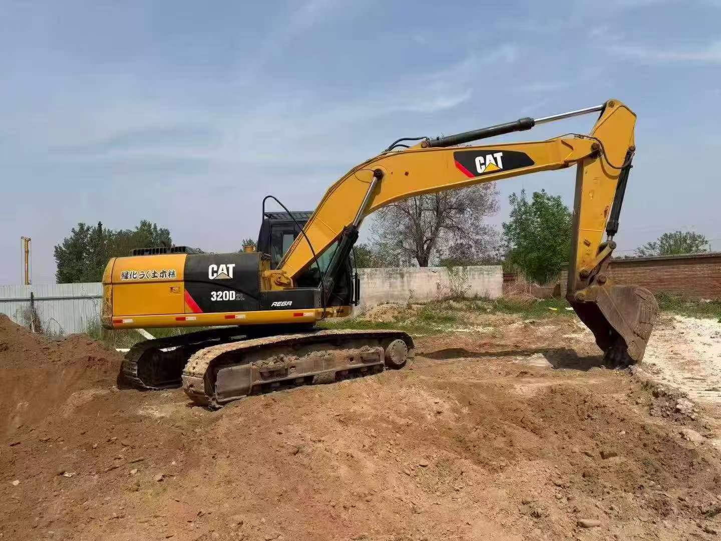 Buy Caterpillar 320D Used Excavator / 3