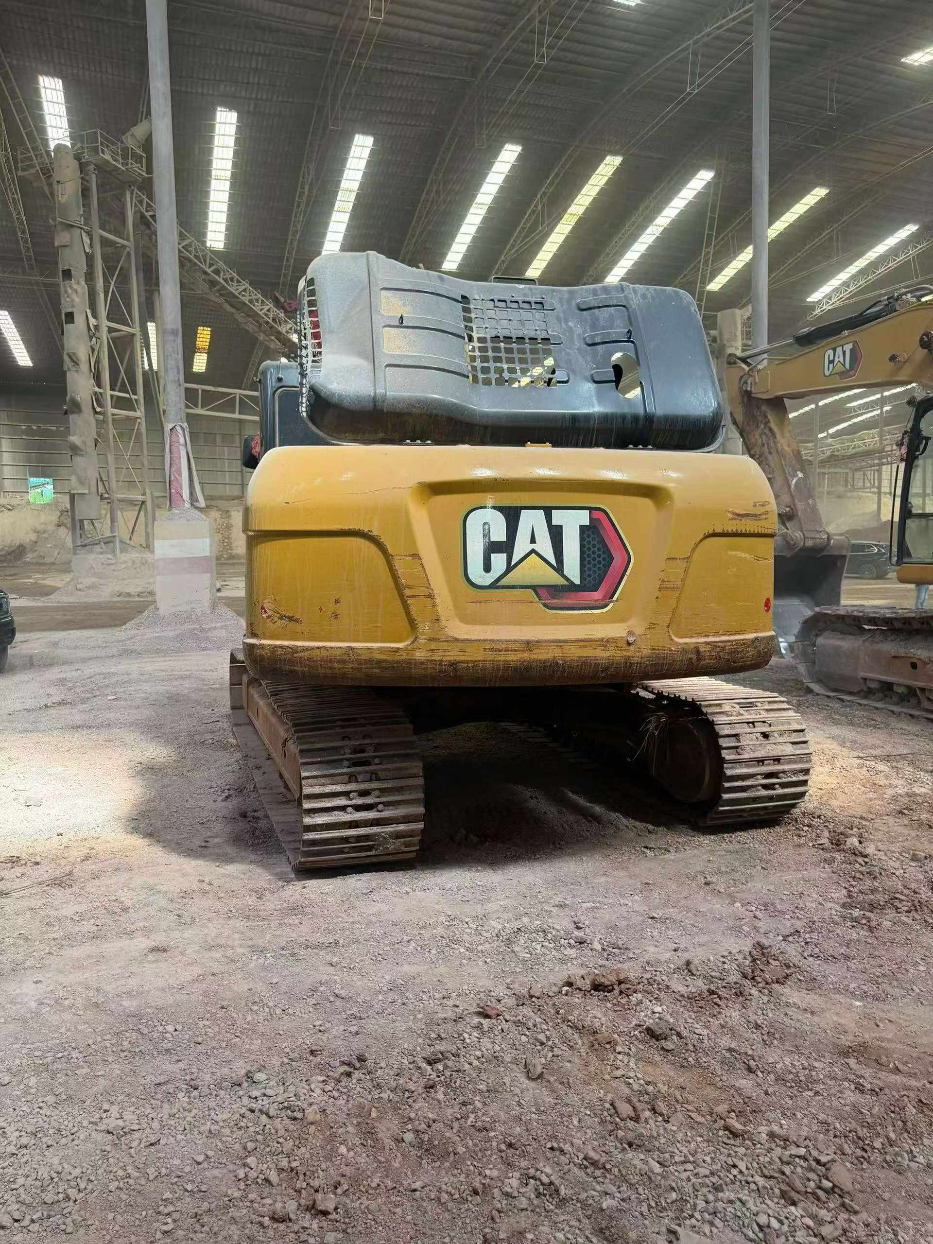 Buy Caterpillar 323 Used Excavator / 2