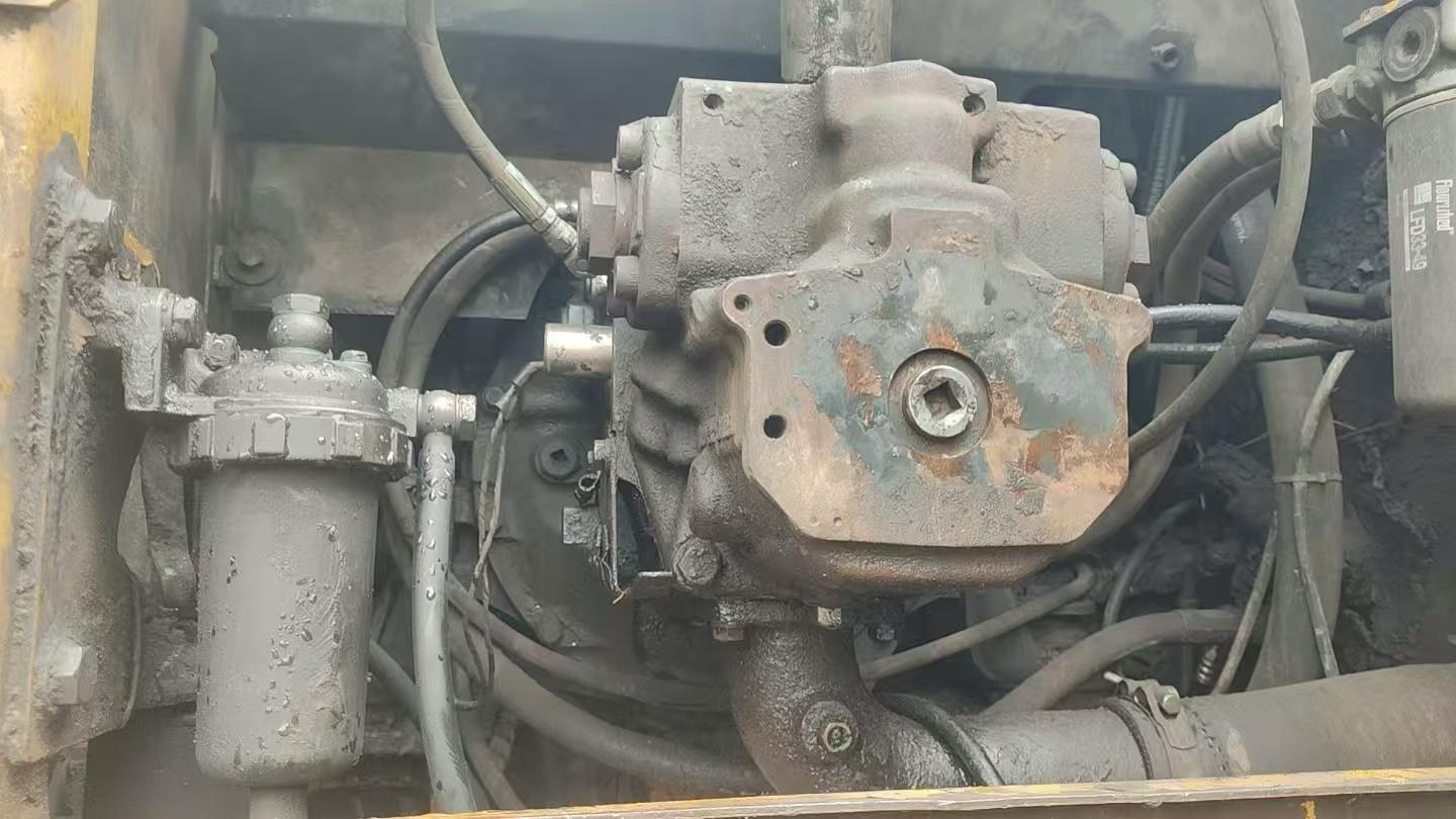 Buy Komatsu PC200-7 Used Excavator / 2