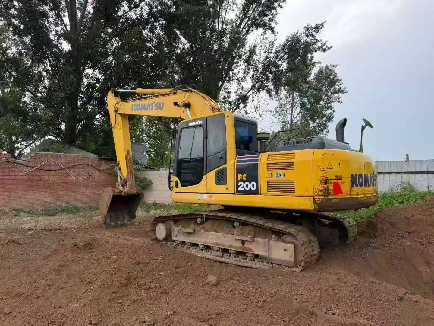Buy Komatsu PC200 Used Excavator / 3