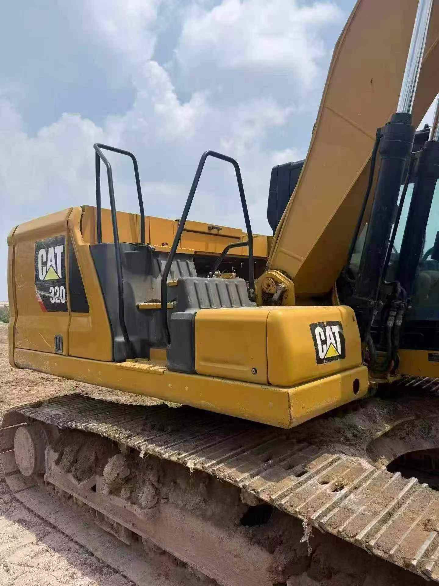 Buy Caterpillar 320A Used Excavator / 5