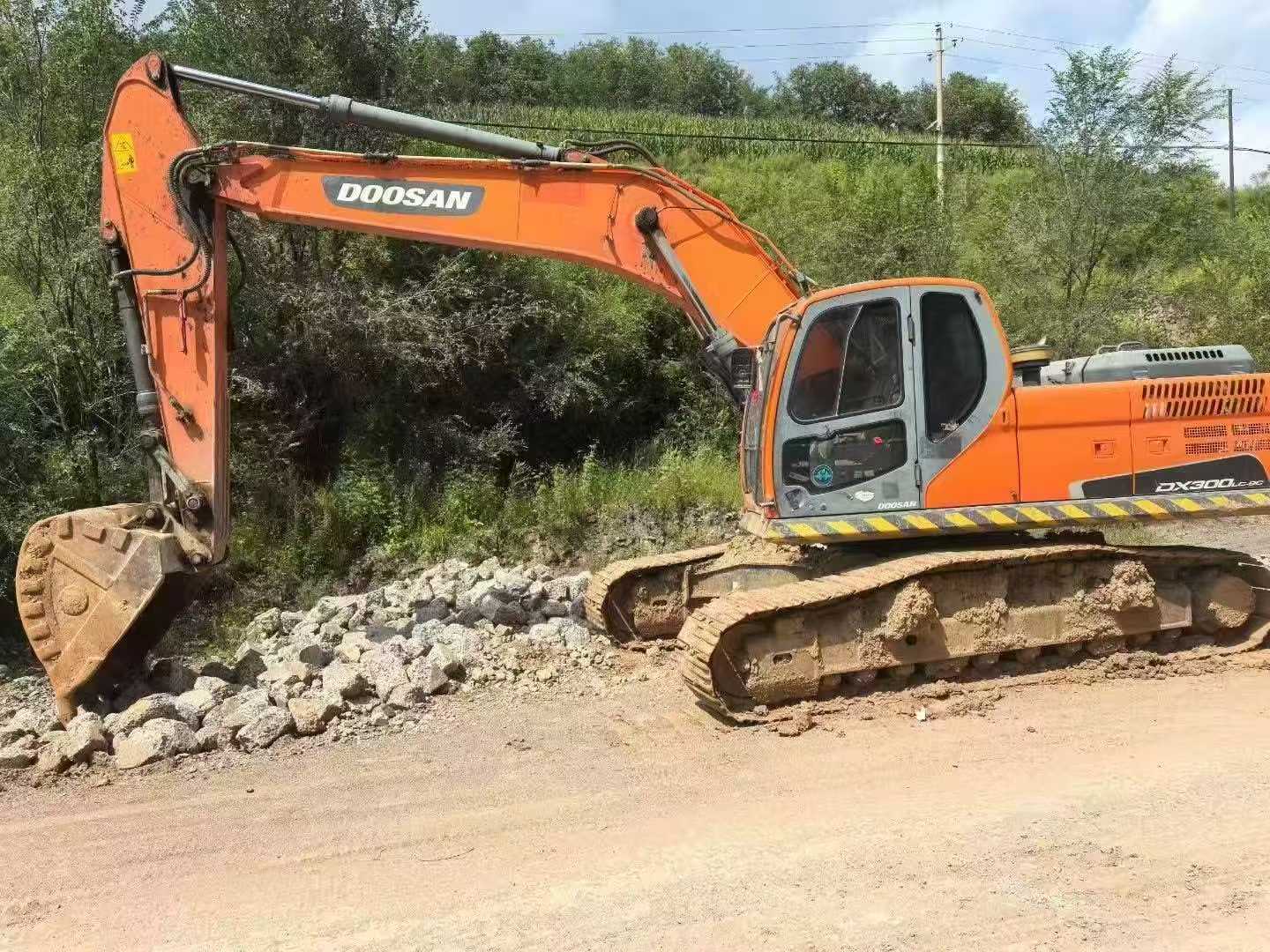 Buy Doosan DX260LC Used Excavator / 4