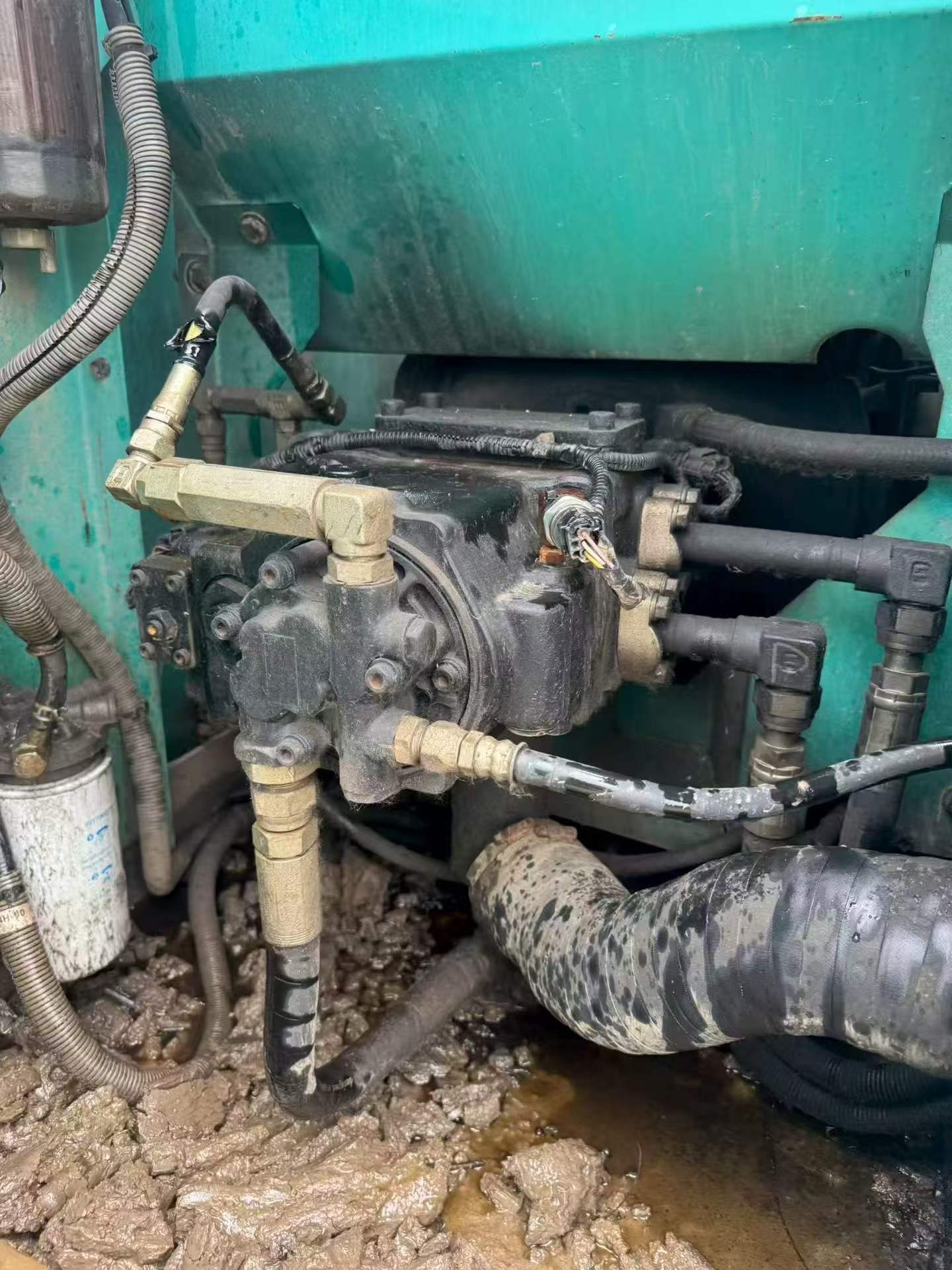 Buy Kobelco SK140 Used Excavator / 5