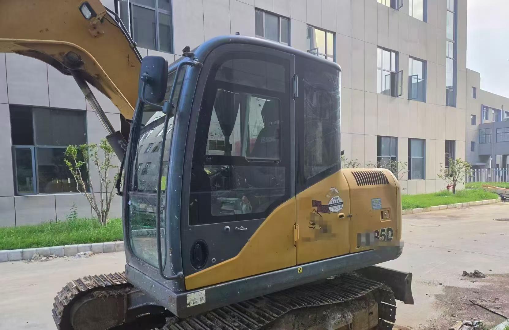 Buy XCMG XE75C Used Excavator / 8
