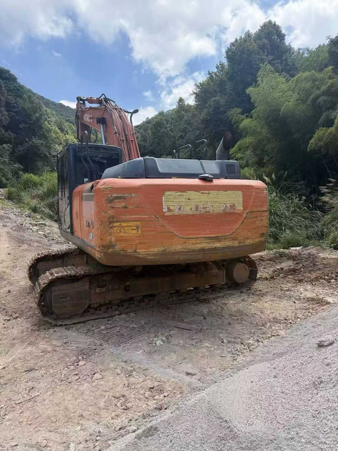 Buy Hitachi ZX200-6 Used Excavator / 2