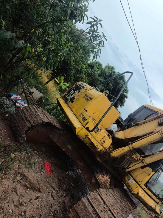 Buy Komatsu PC130-7 Used Excavator / 1