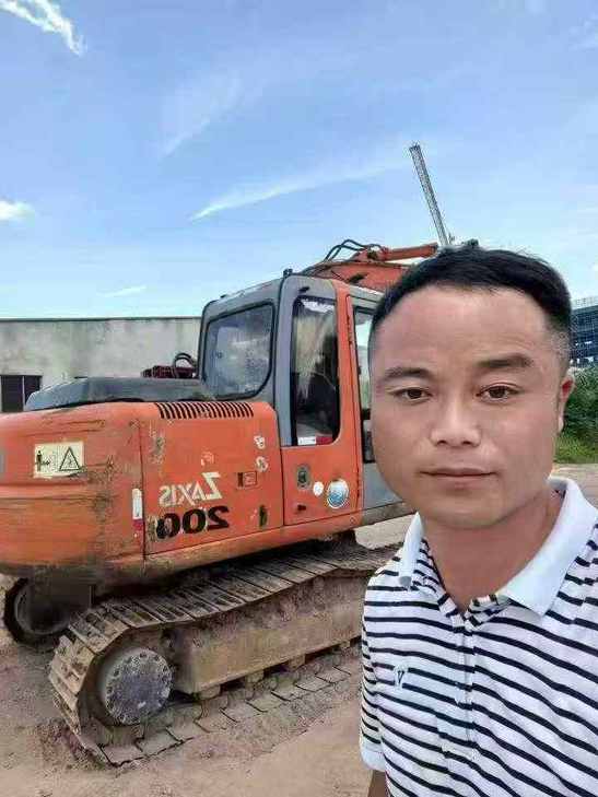 Buy Hitachi EX120-6 Used Excavator / 1