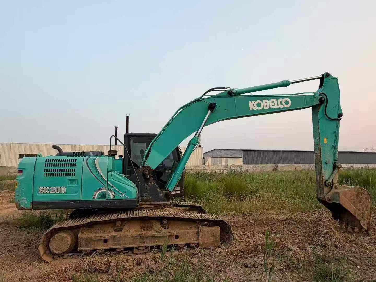 Buy Kobelco SK200 Used Excavator / 2