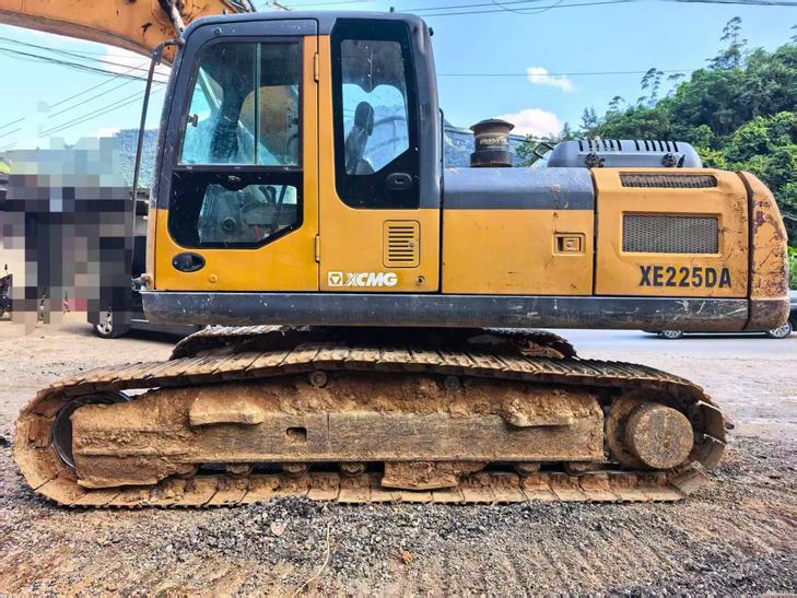 Buy XCMG XE215 Used Excavator / 1