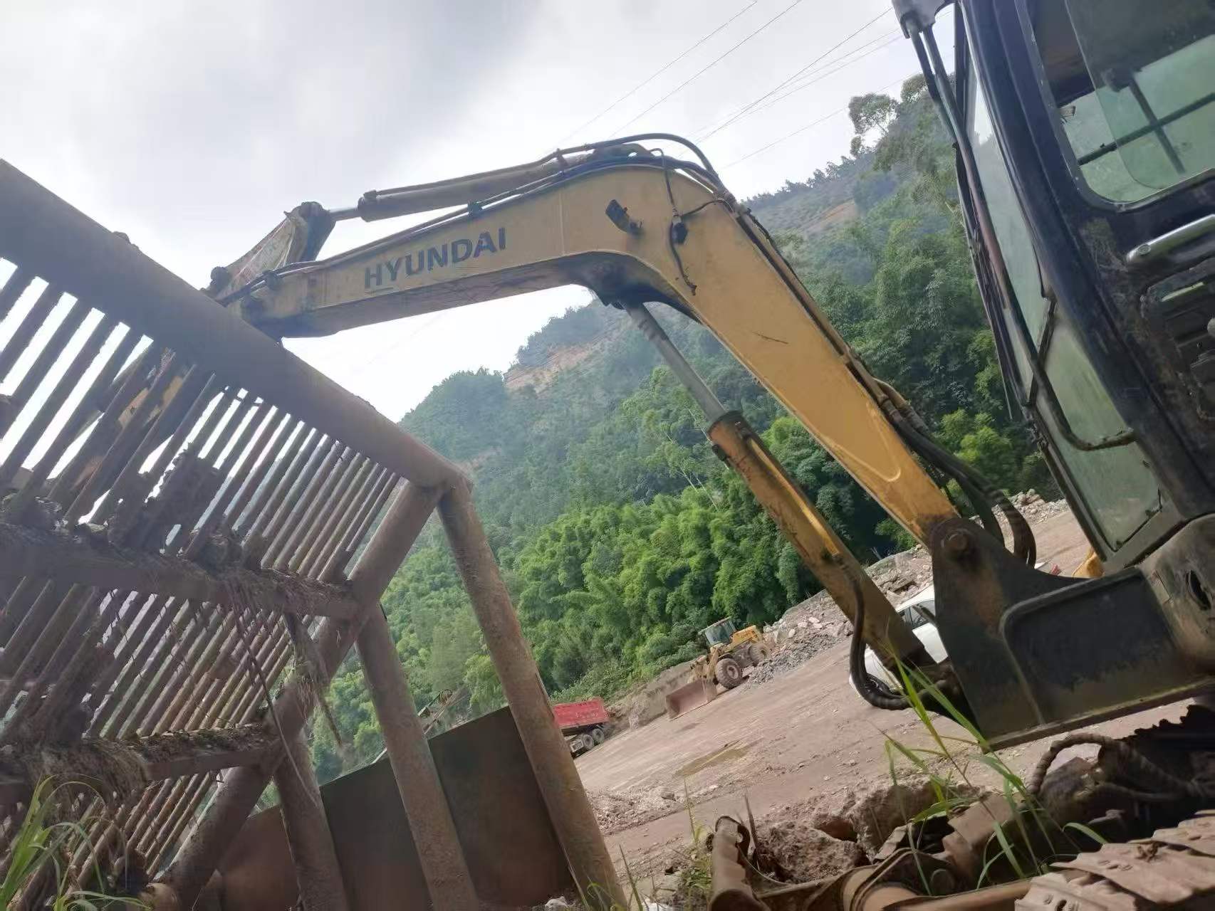 Buy Hyundai R60-7 Used Excavator / 4