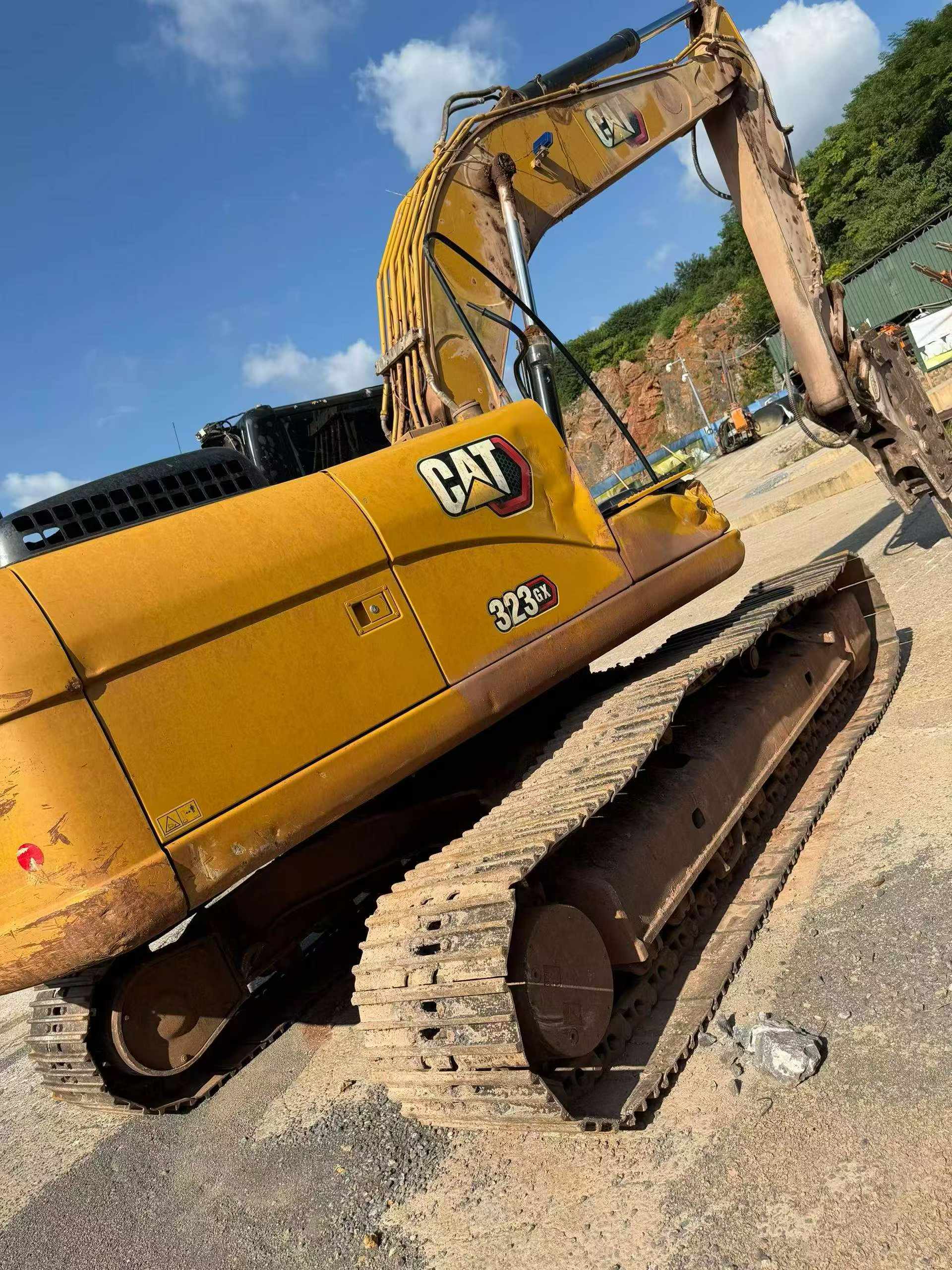Buy Caterpillar 323 Used Excavator / 2