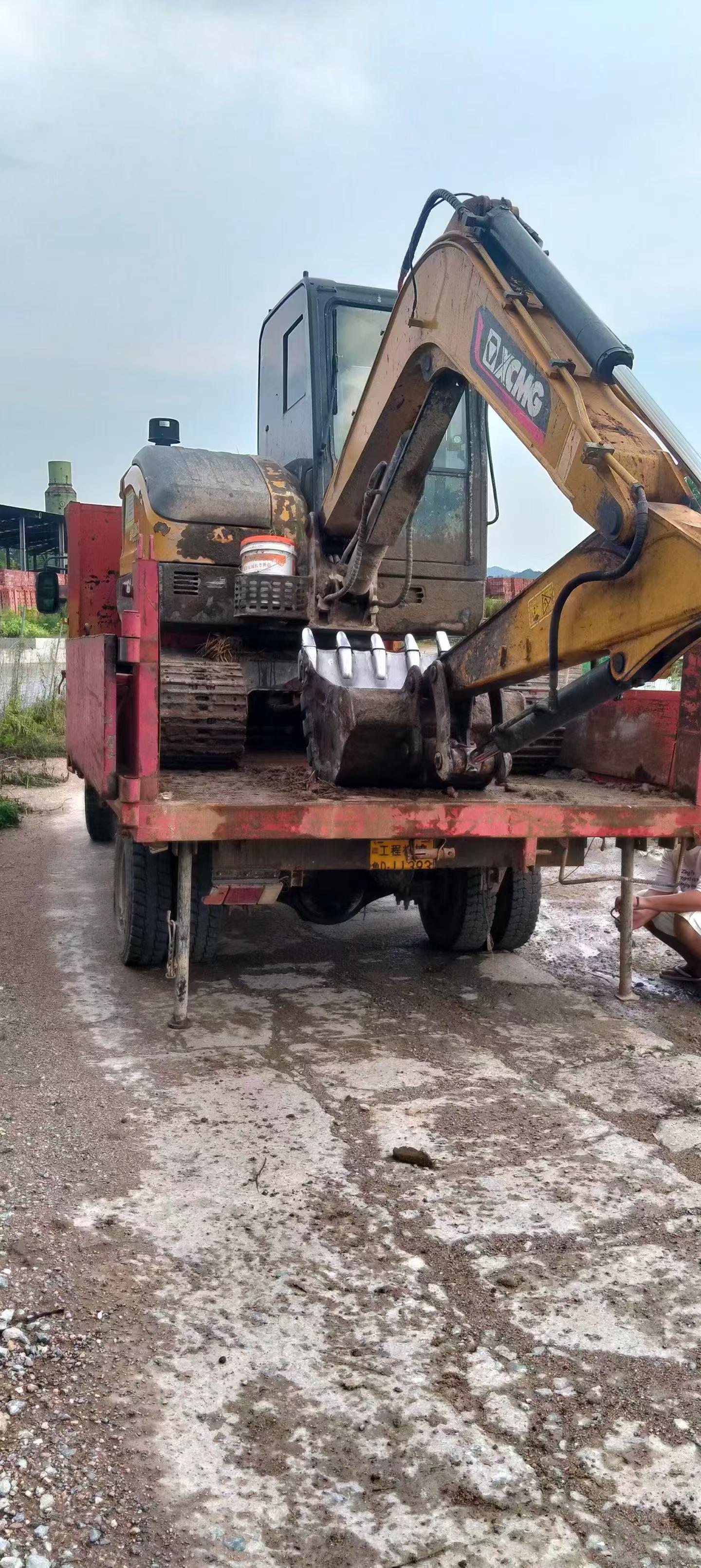 Buy XCMG XE60 Used Excavator / 2