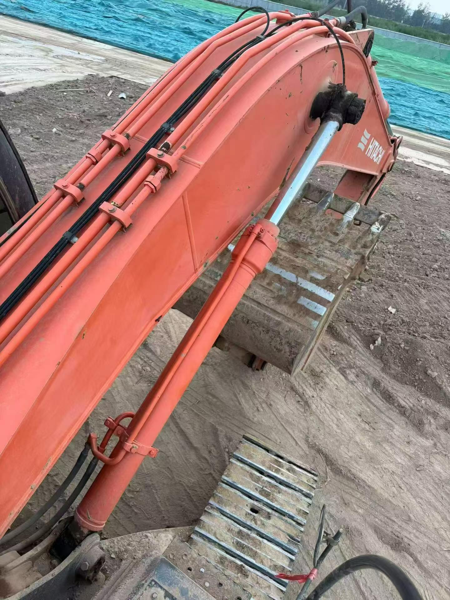 Buy Hitachi ZX240 Used Excavator / 2