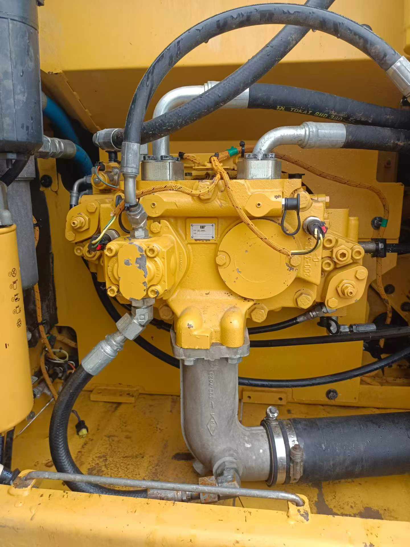 Buy Caterpillar 320D Used Excavator / 8
