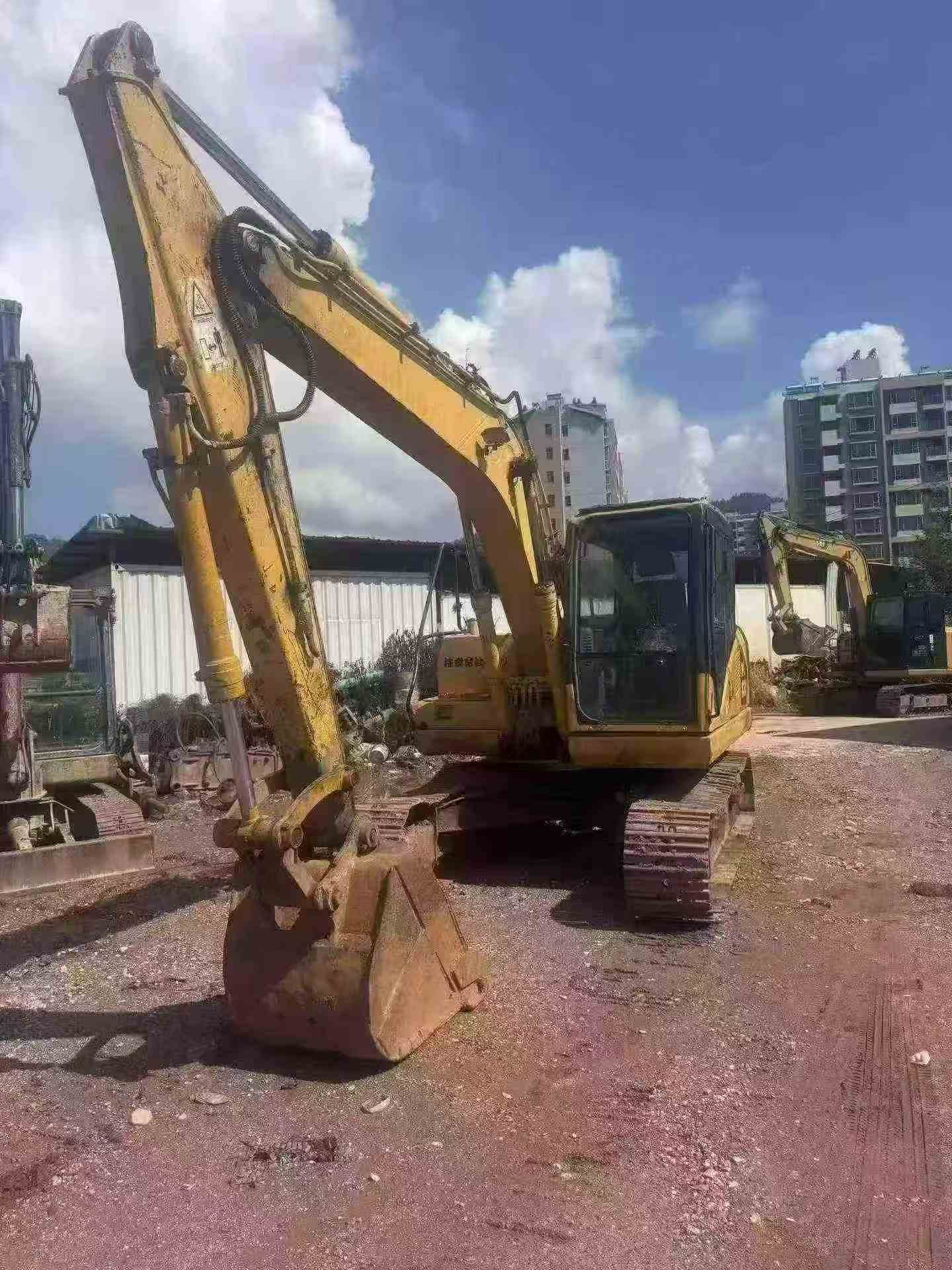 Buy Komatsu PC130-7 Used Excavator / 4