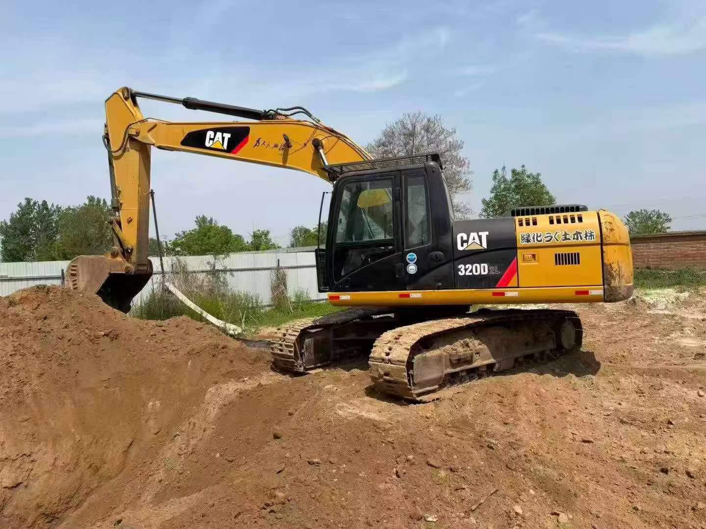 Buy Caterpillar 320D Used Excavator / 2