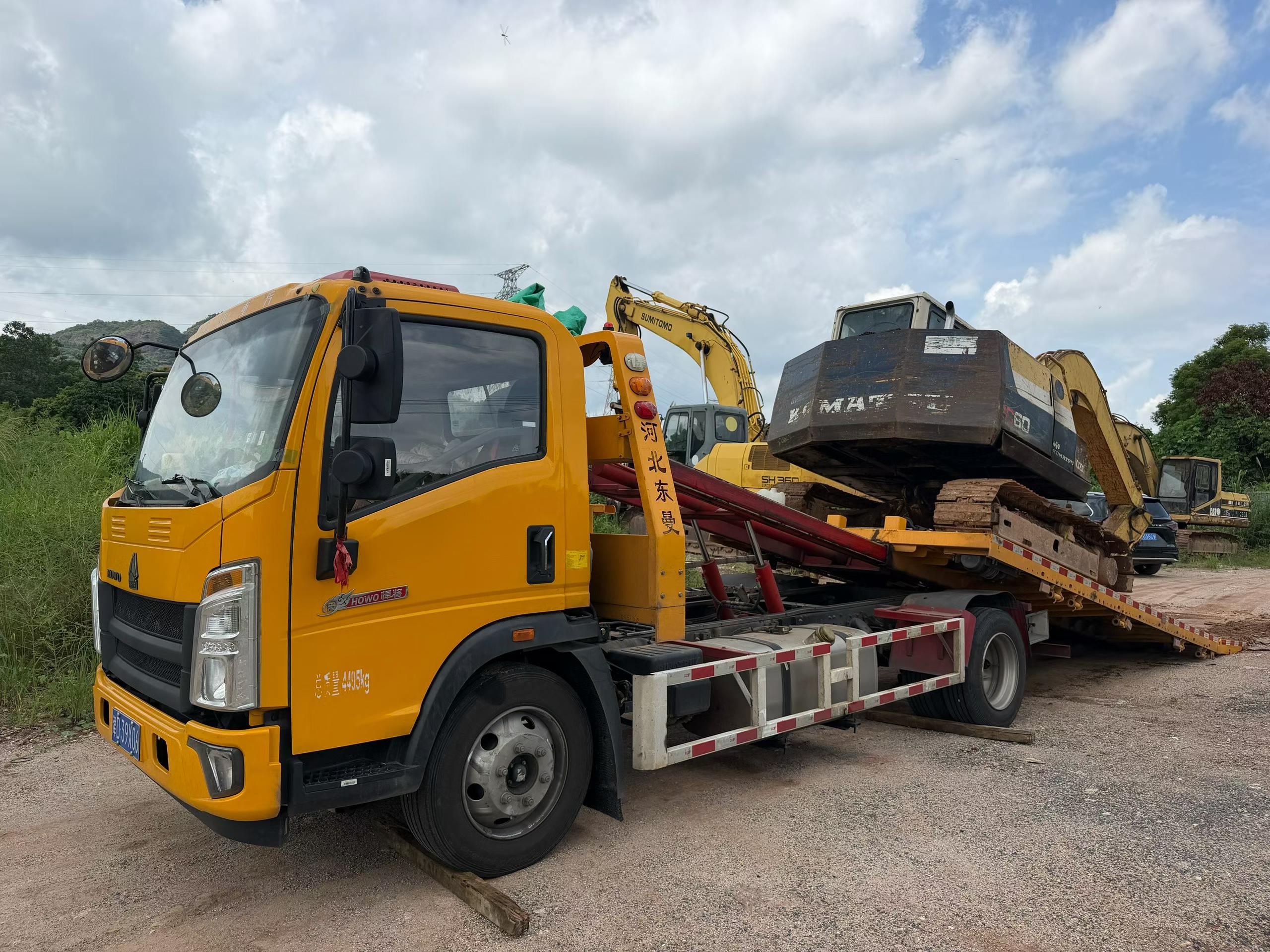 Buy Komatsu PC60-6 Used Excavator / 3