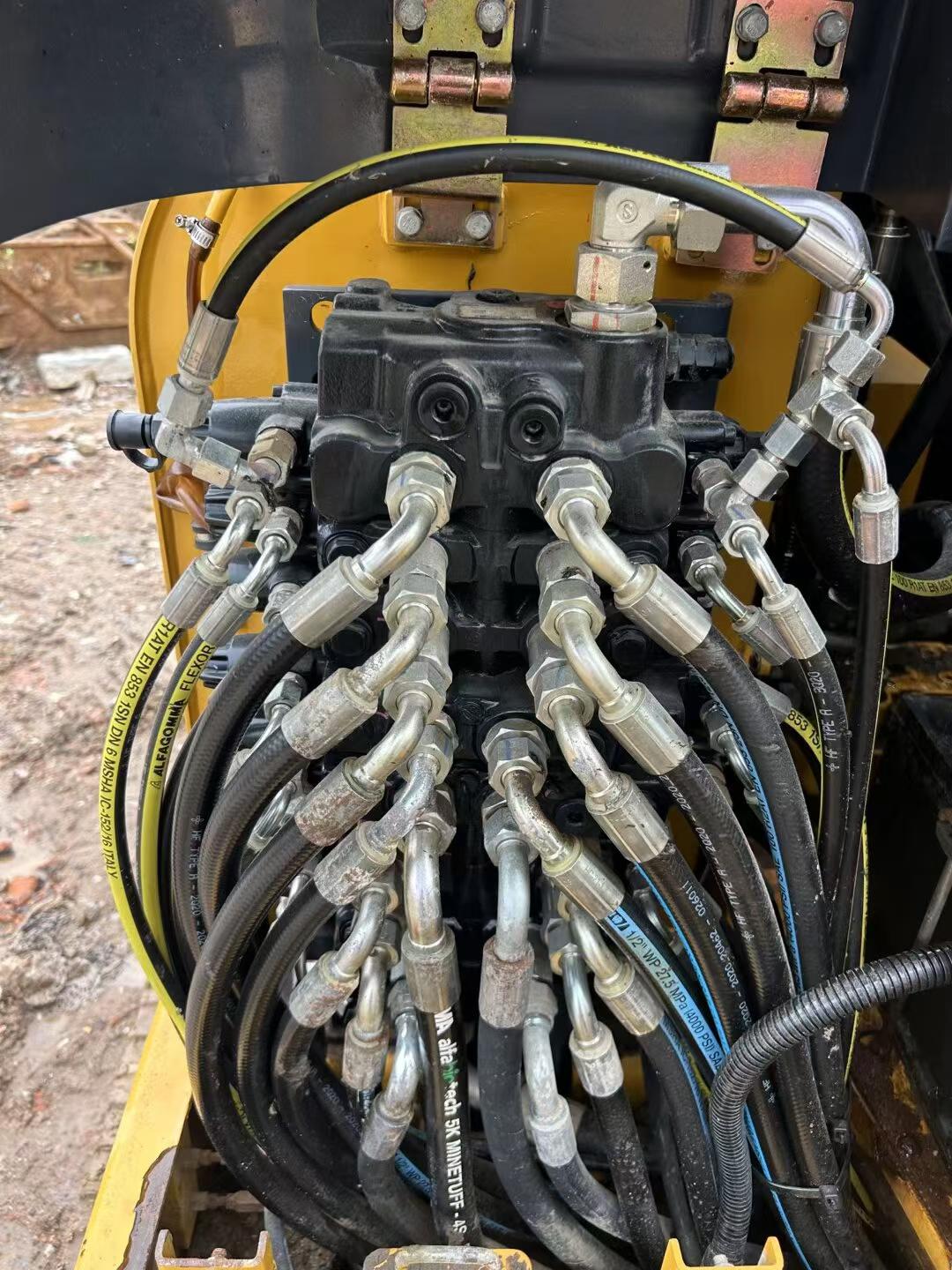 Buy XCMG XE60 Used Excavator / 6