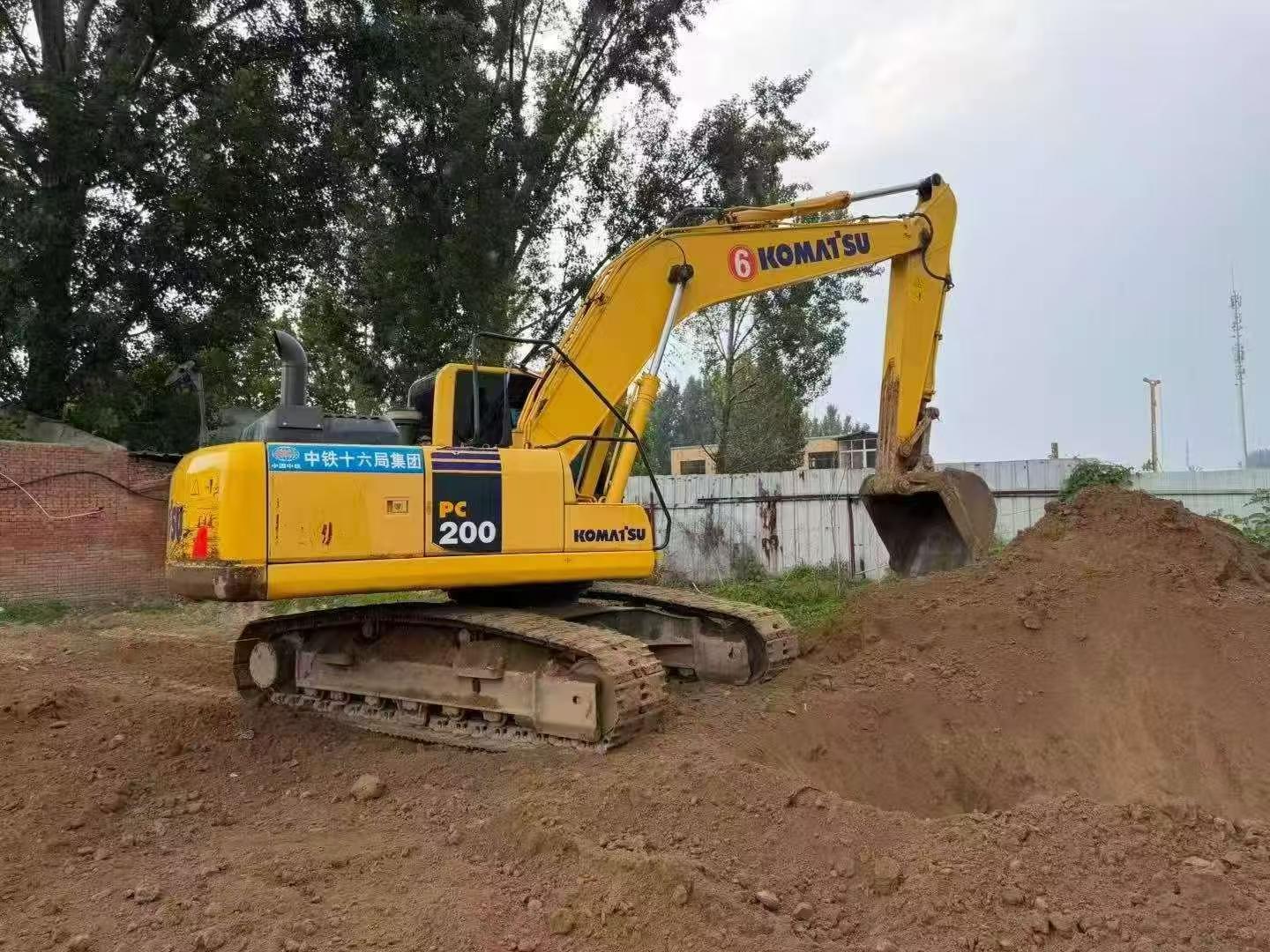 Buy Komatsu PC200 Used Excavator / 2