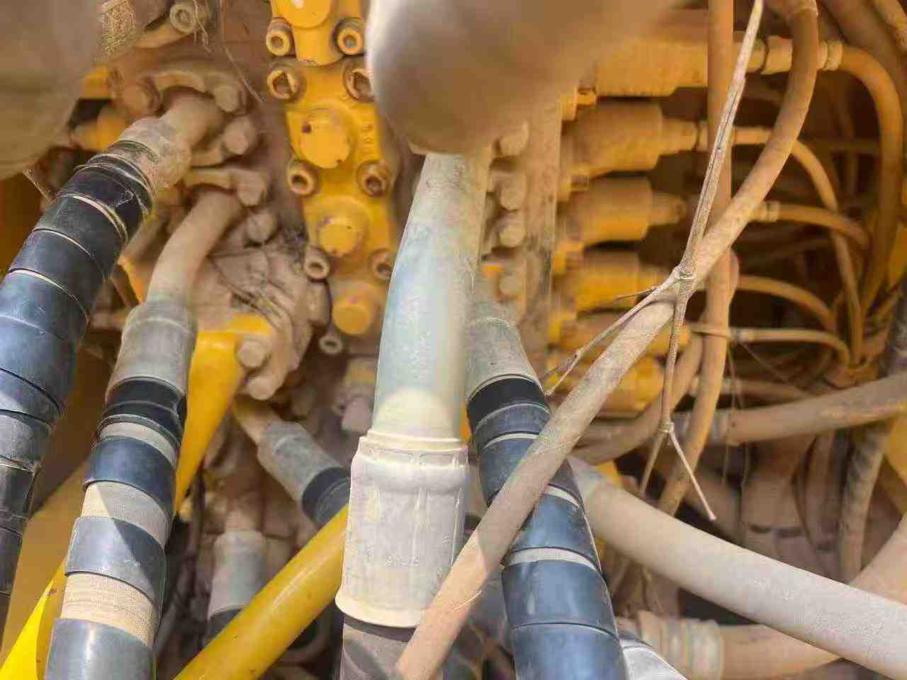 Buy Komatsu PC210-8 Used Excavator / 6
