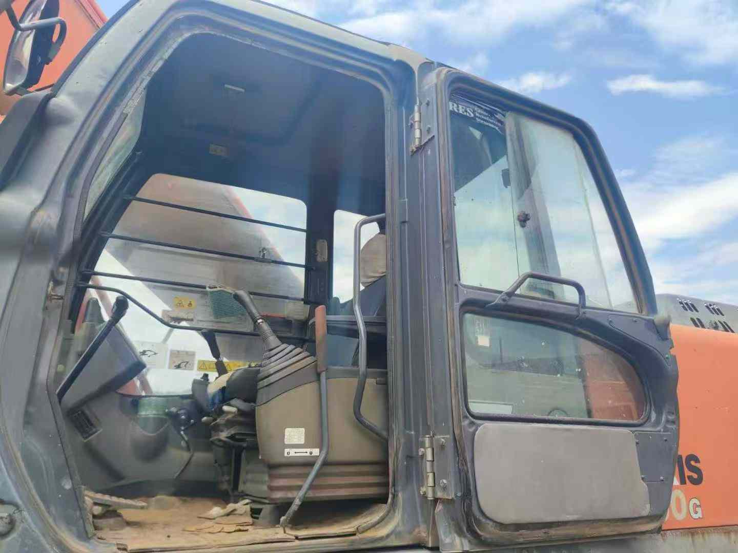 Buy Hitachi ZX330-3G Used Excavator / 4