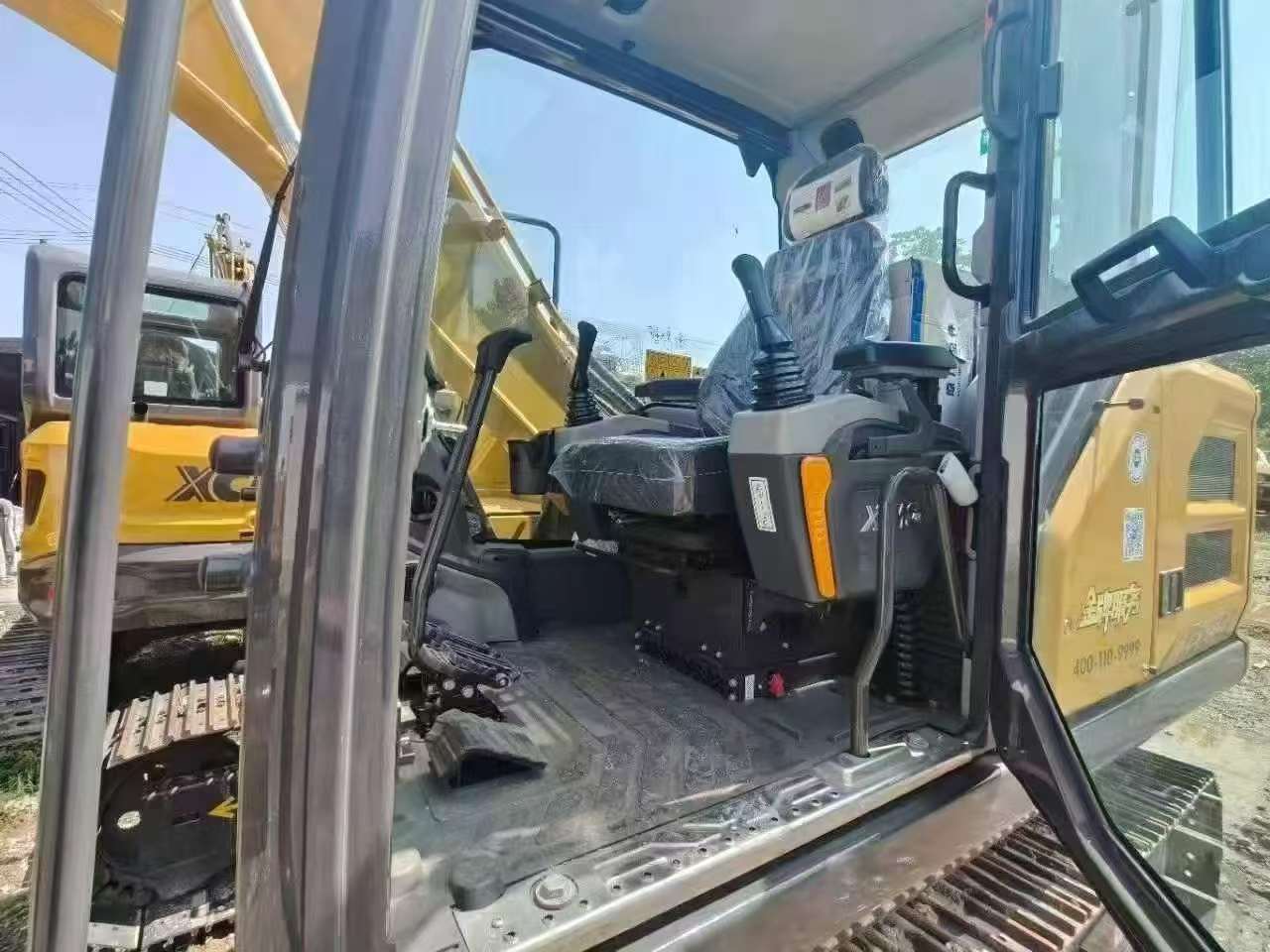 Buy XCMG XE105GA Used Excavator / 9