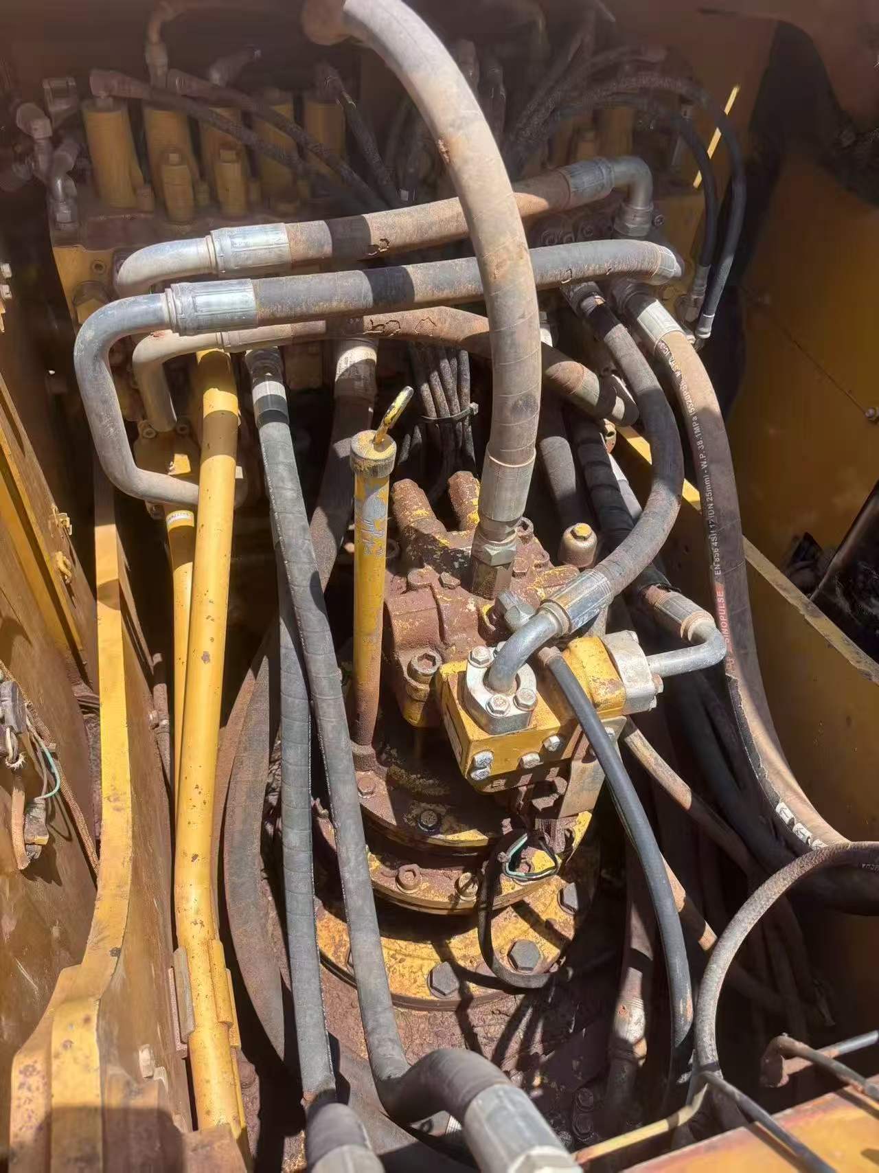 Buy Caterpillar 323 Used Excavator / 6