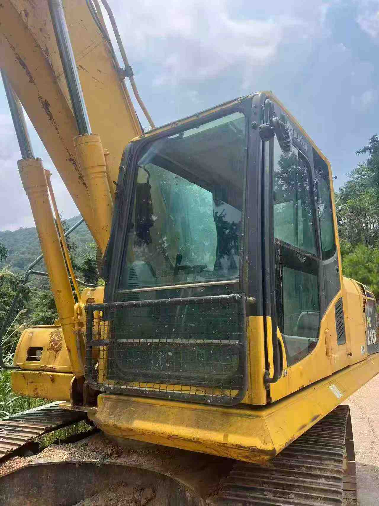 Buy Komatsu PC210-8 Used Excavator / 4