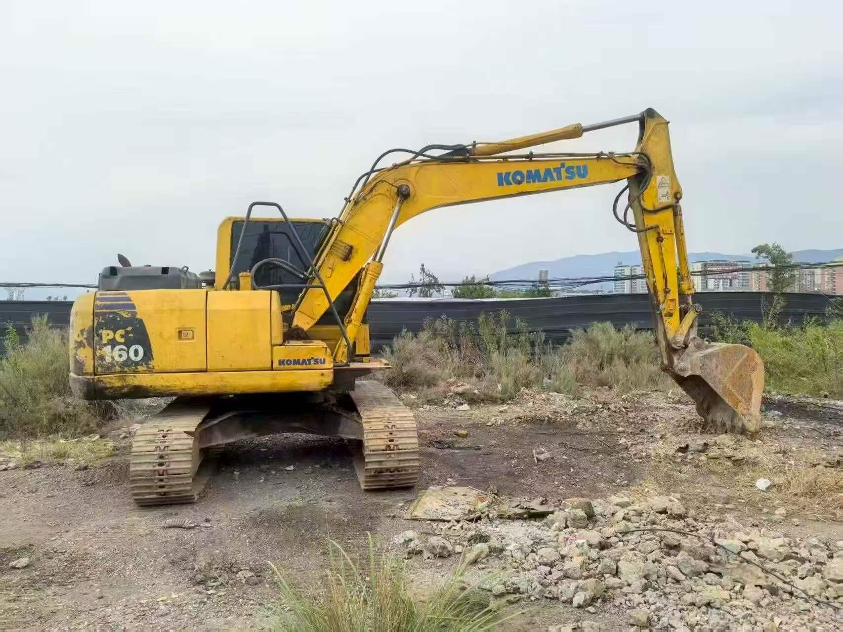 Buy Komatsu Used Excavator / 1