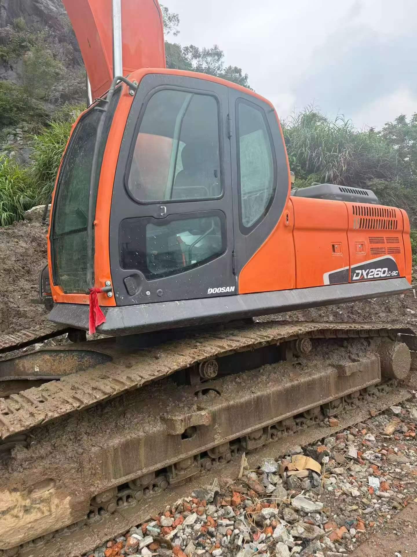 شراء Doosan DX260LC مستعمل حفارة