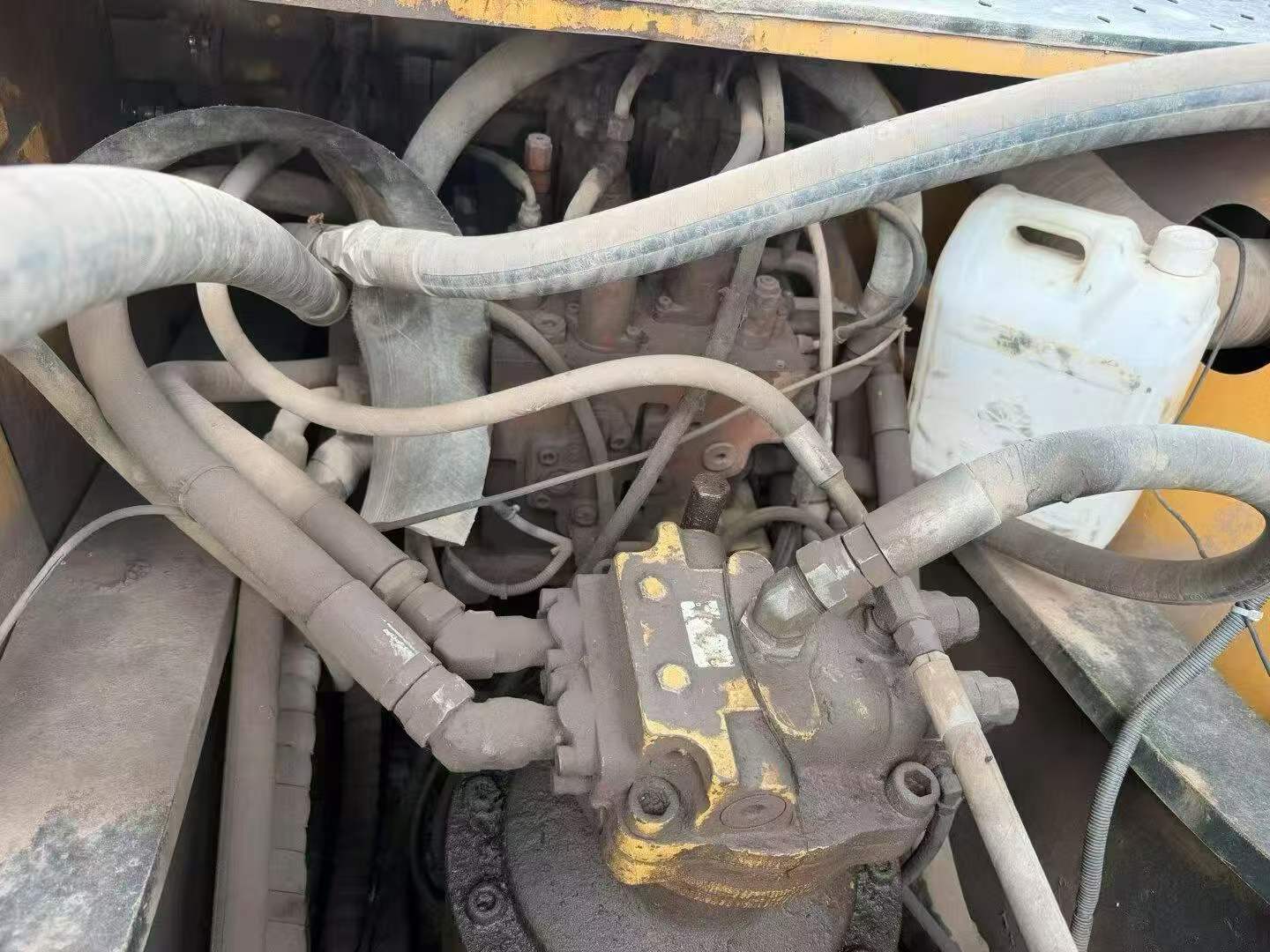 شراء حفارة Hyundai R335-7 مستعملة / 6