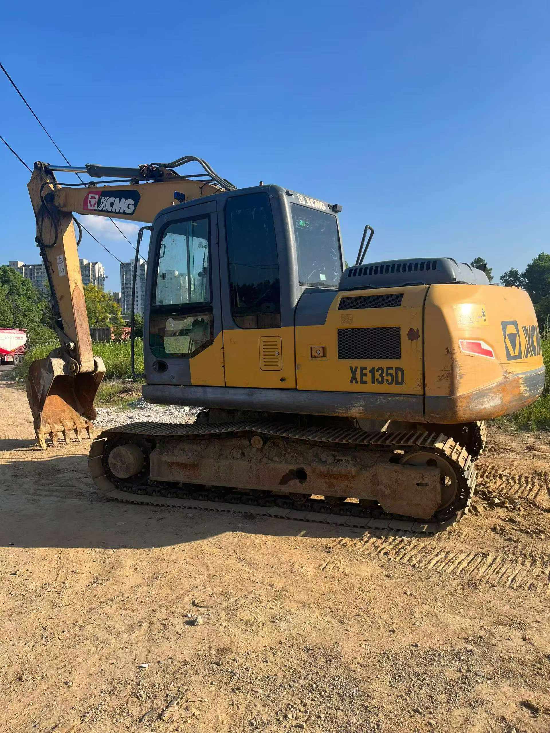 Buy XCMG XE135B Used Excavator / 1