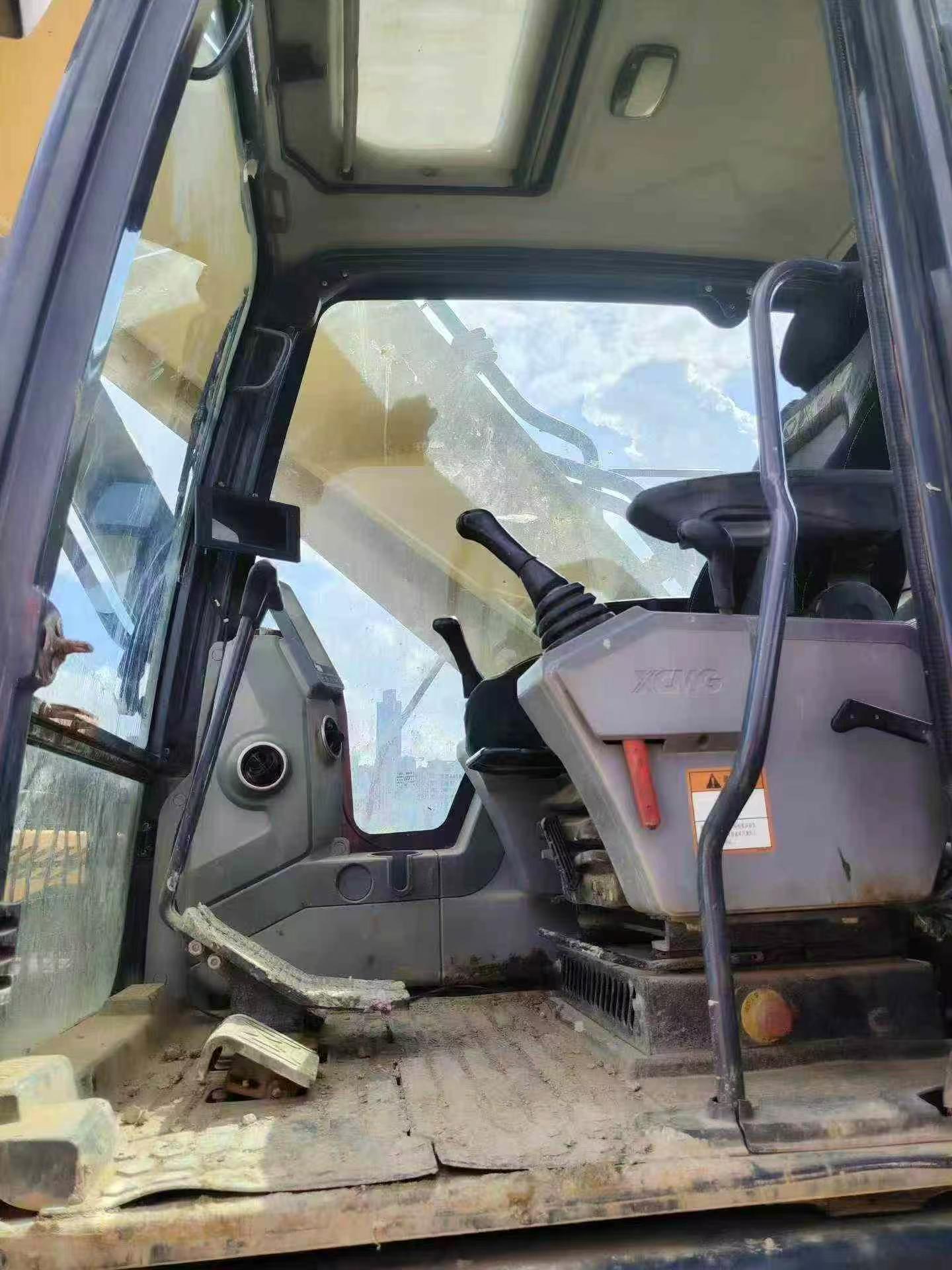Buy XCMG XE370D Used Excavator / 9