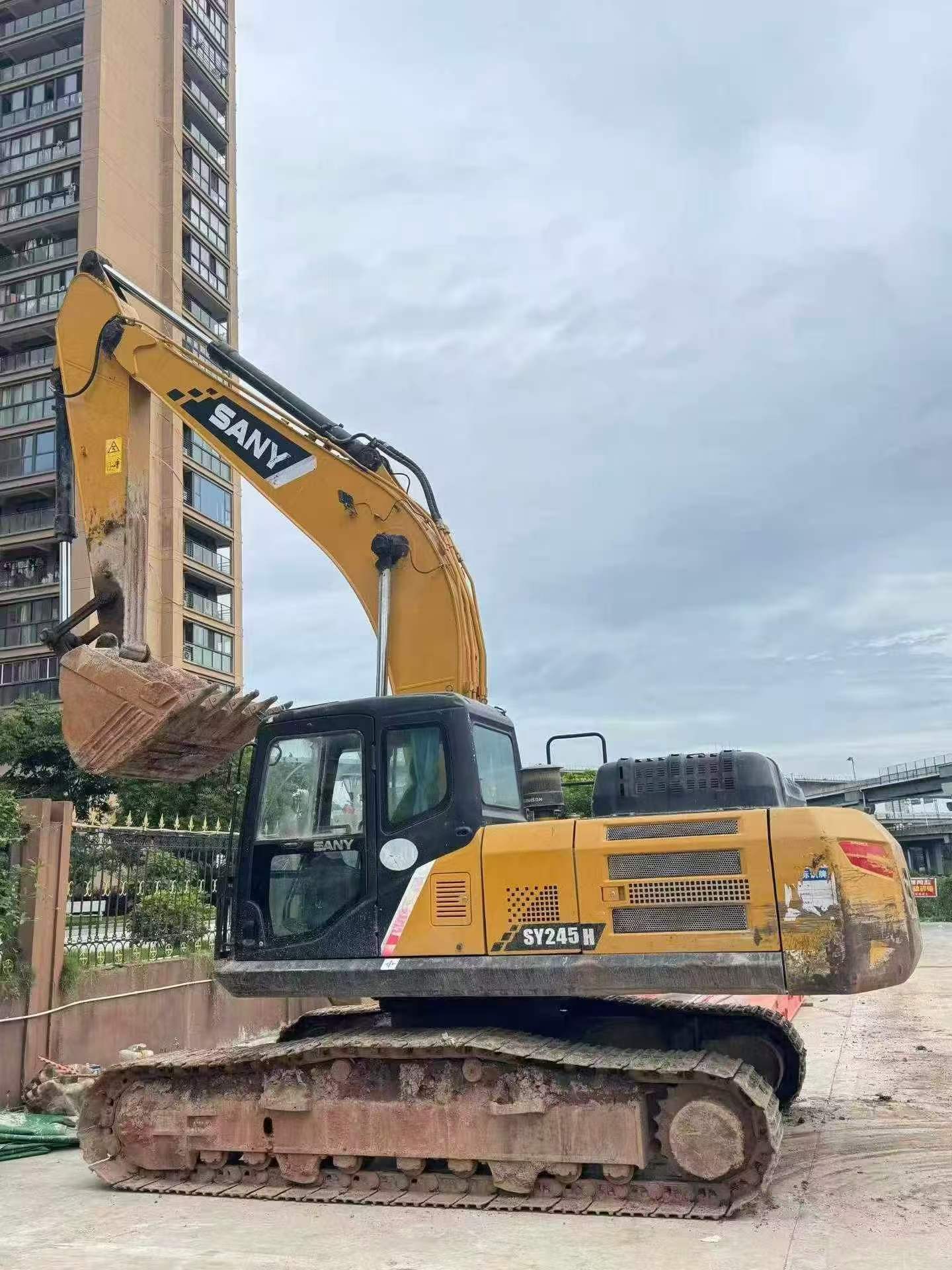 Buy Sany SY245H Used Excavator / 1