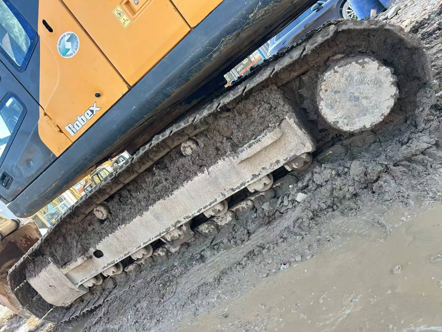 Buy Hyundai R215-7 Used Excavator / 4 Buy Hyundai R215-7 Used Excavator / 4