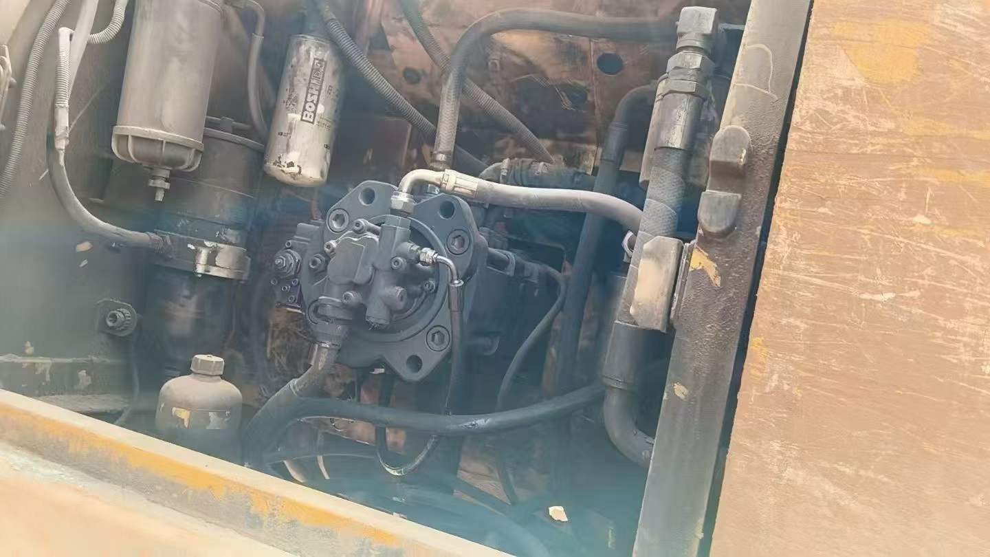 Compre Escavadeira Volvo EC210B Usada / 2